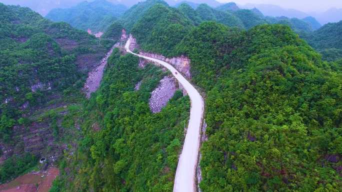 盘山公路 车辆行驶 设备运输 自然风光