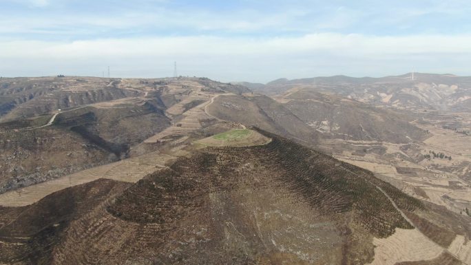 冬季    黄土  山坡