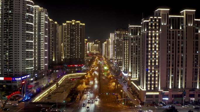 青岛夜景城市疫情过后复工晚高峰车流山东路