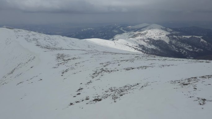 4K航拍俯瞰雪山大山高峰实拍宣传片素材