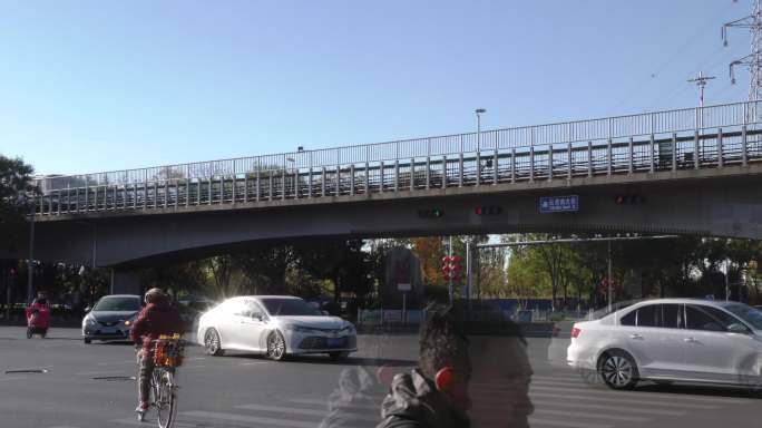 城市人文街道早晨上班早高峰车流北京生活