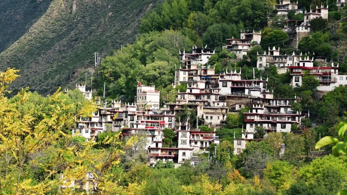 唯美藏寨风景高原秋色