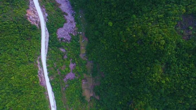 盘山公路 车辆行驶 设备运输 自然风光