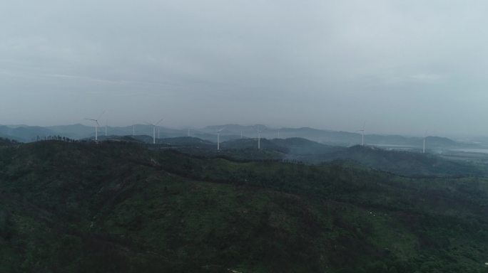 4K航拍山区风景大风车