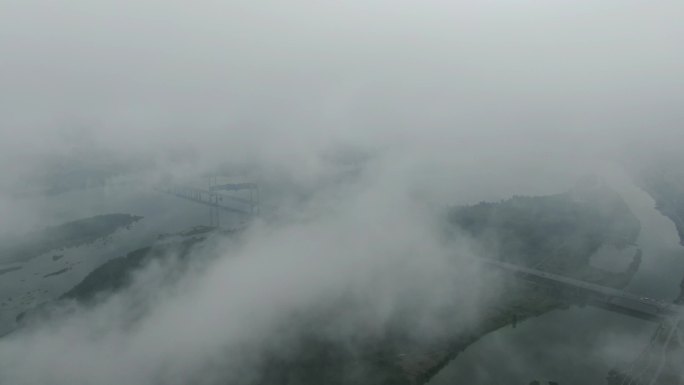 襄阳雨后穿云视频素材