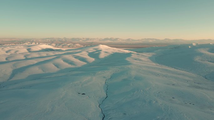 航拍青藏高原雪山河流三江源巴颜喀拉山