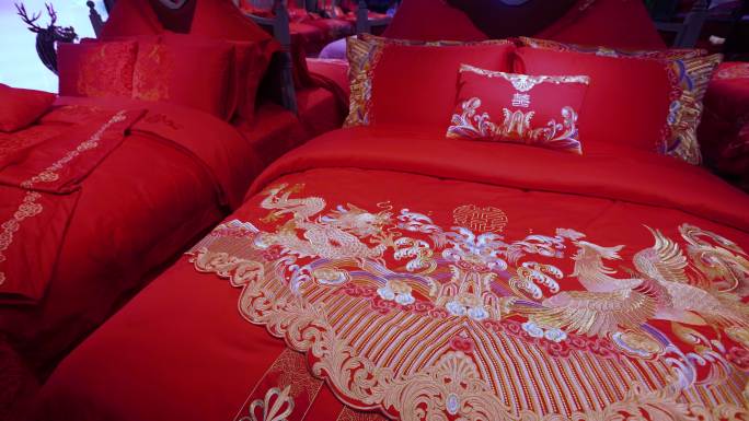 家具城 床上用品 婚床布置 家居生活