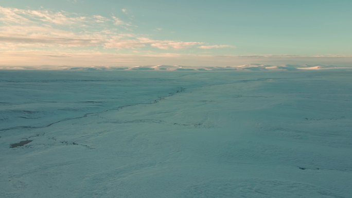 航拍青藏高原雪山河流三江源