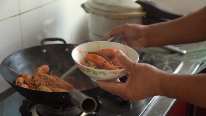 美食制作 食材处理 起锅烧油 厨房烧菜