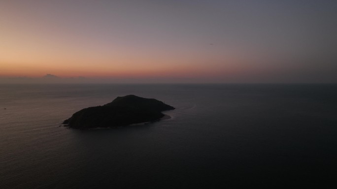 晨曦的加井岛海平面