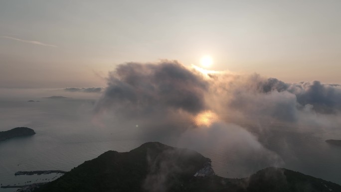 青岛崂山海岛清晨日出