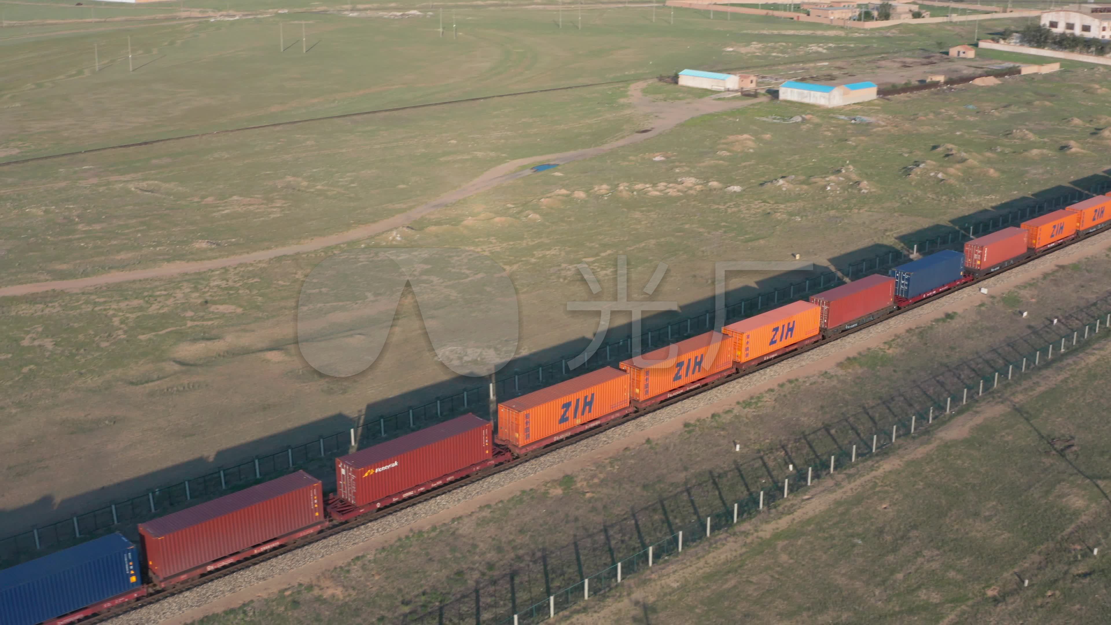 发现最美铁路：草原丝路上的“戈壁巨龙” - 基智地