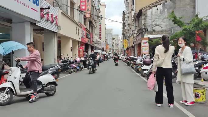 骑楼街老城区农民城老街人文建筑生活车流人