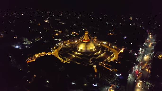 加德满都Bodnath Stupa的夜间空中透视图