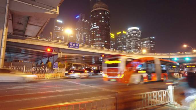 北京CBD国贸桥夜景车流延时4k人行横道