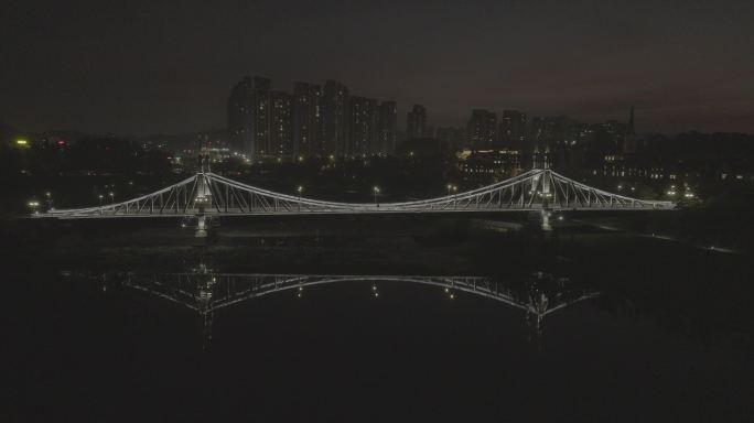 航拍华为松山湖铁路桥夜景