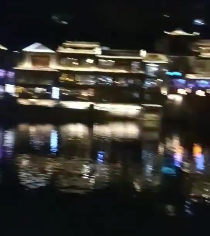 夜游沱江