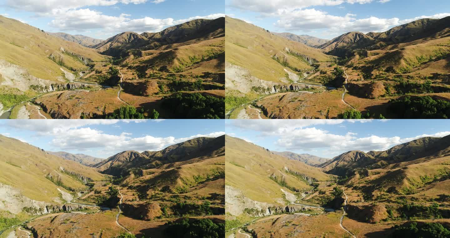 非城市场景。大山深秋山坡