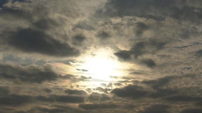 云层里的太阳延时