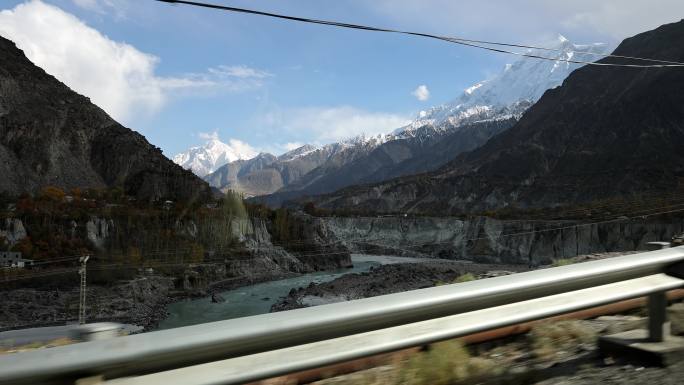 从公路旅行的角度看喜马拉雅山脉的风景