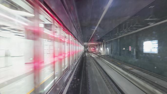 地铁隧道穿梭
