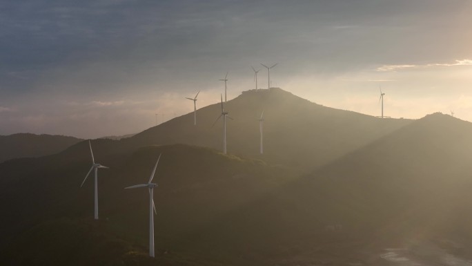 航拍会稽山东白山风车风电风力发电新能源