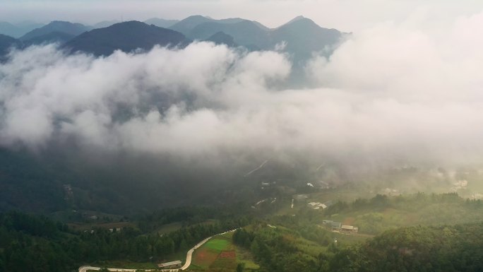 航拍云海下的山村