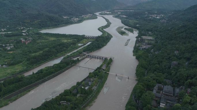 航拍著名旅游景区四川都江堰水利工程江河水