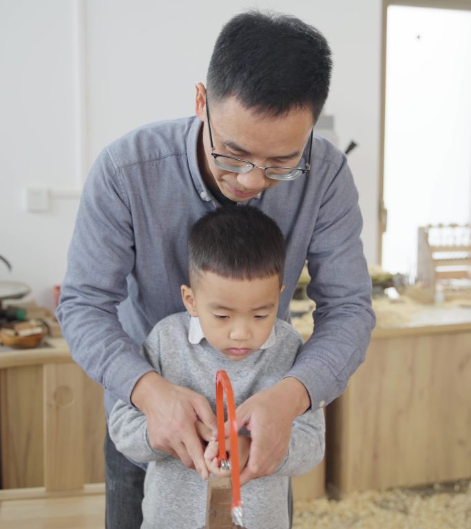 传承工匠精神培养儿童动手能力亲子木工实操