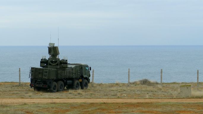 俄罗斯海岸上的自行防空导弹和火炮系统