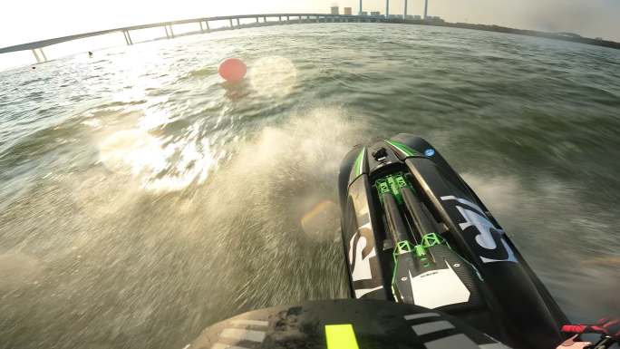 运动相机视角 水上运动 摩托艇