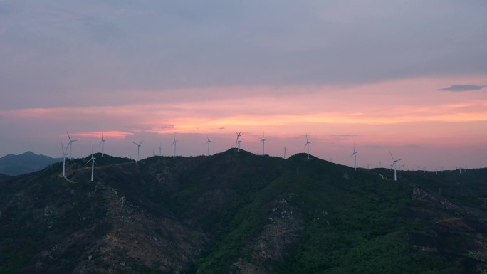 航拍汕头南澳岛风车山日落晚霞