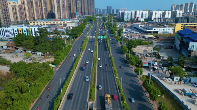 航拍城市公路交通路况