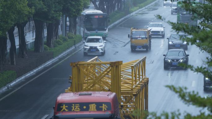 阴雨天雾天城市车流2