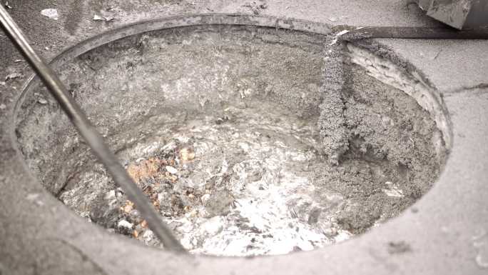 熔炼炉中的铝熔炼、氮气混合工艺，用于清除熔渣和清洗熔融金属