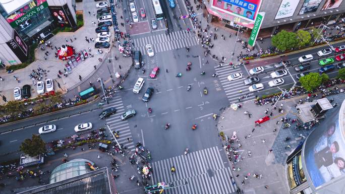 地拍航拍十字路口人群汽车繁华的场景合集