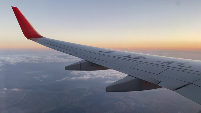 【高清素材】飞机高空飞行中舷窗外的景观