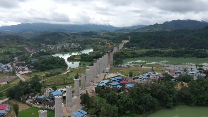 桥梁  建设 桥墩 大山深处