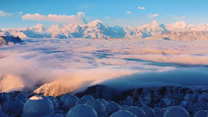 贡嘎雪山牛背山震撼日出云海