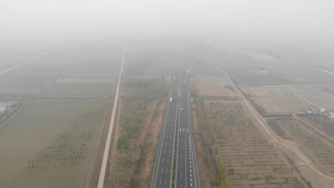 高速大雾航拍 天气 行车安全