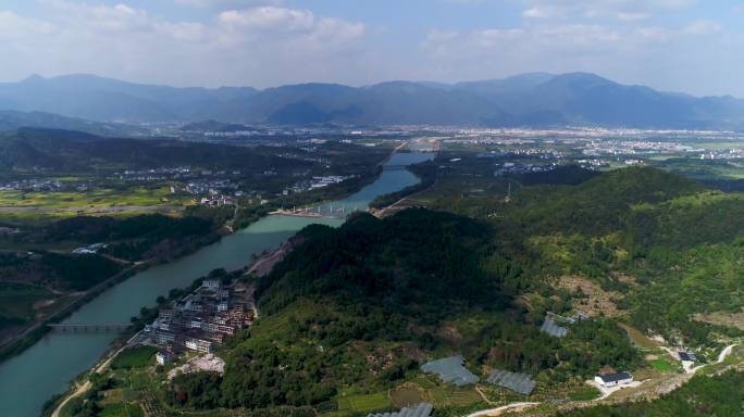 航拍杨梅种植地  城镇 山水