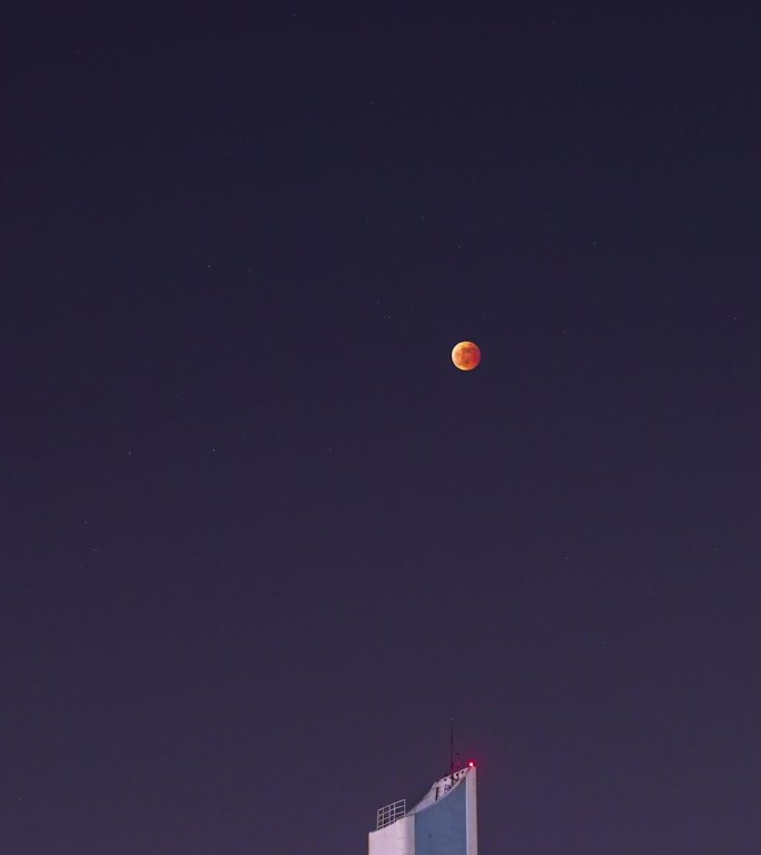 11月8日南通地区上空月食延时摄影
