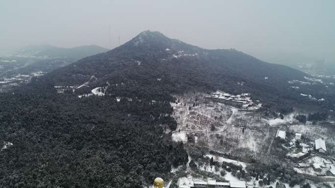 航拍冬季山东济南雪后千佛山风景区