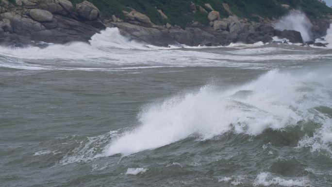 磅礴浪峰慢镜头