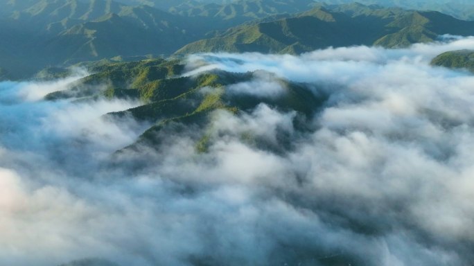 山区日出云海震撼航拍大山里的美景8