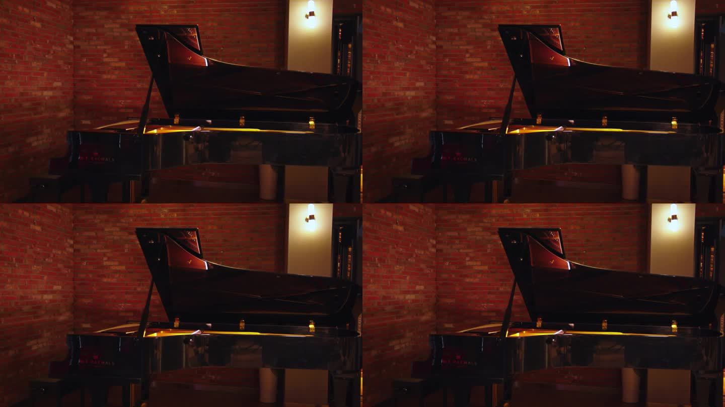 上海外滩室内钢琴