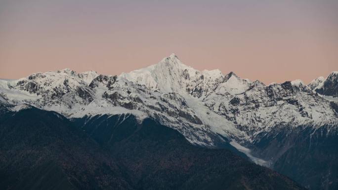 梅里雪山日照金山延时