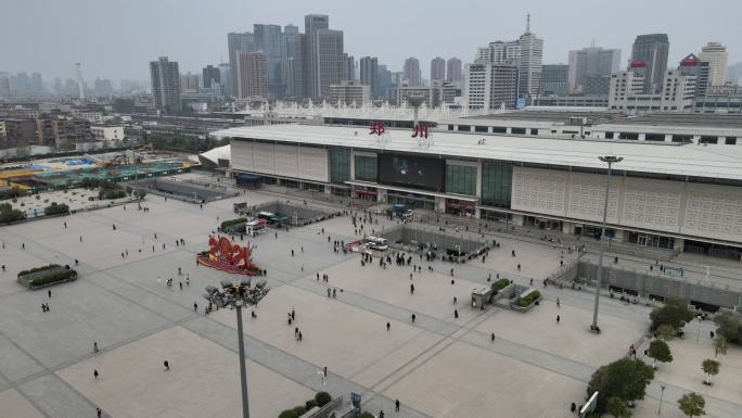 郑州火车站西广场