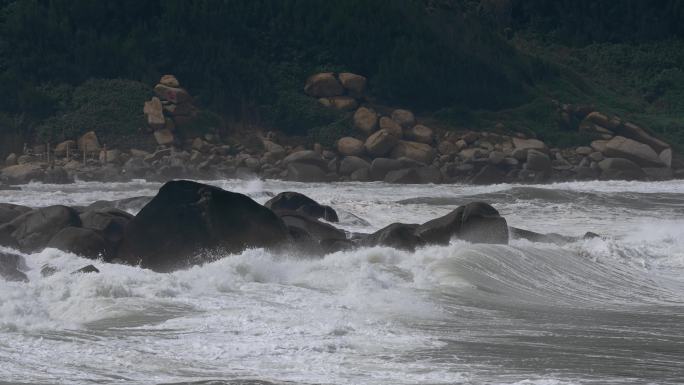 台风天海湾风浪翻滚