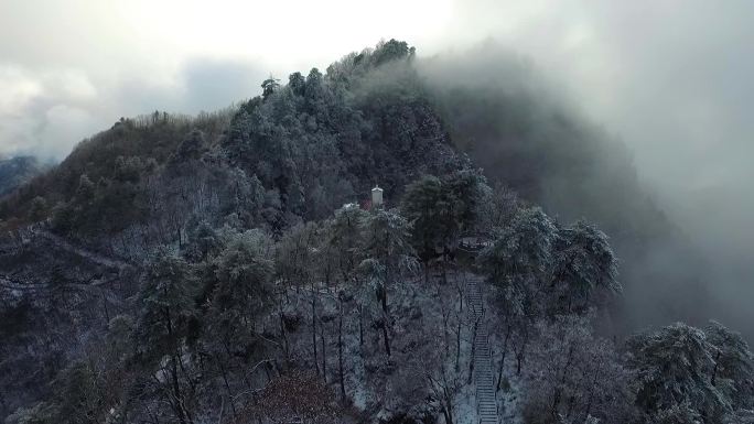 陕西镇安塔云山雪景